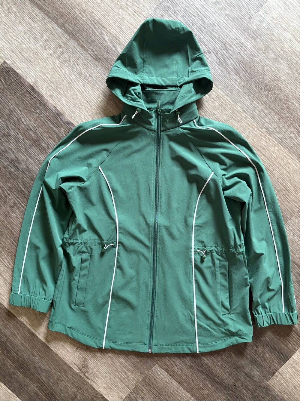 Chicos Green Hooded Windbreaker Jacket Womens Size 2 US 12 Lightweight Piping